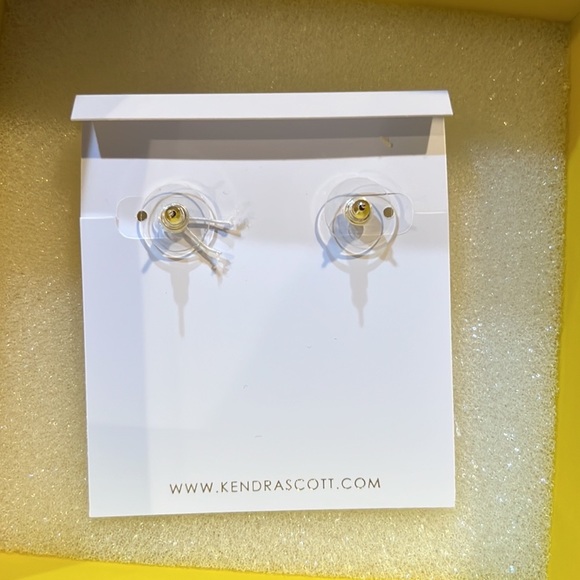 Kendra Scott Tess Stud Earrings-Rose Quartz - Picture 4 of 6